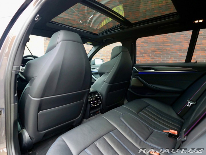 BMW 5 Touring  540i xDrive  245 2022