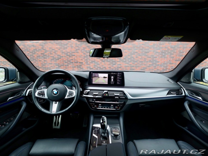 BMW 5 Touring  540i xDrive  245 2022