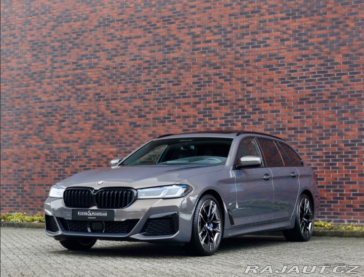 BMW 5 Touring  540i xDrive  245 2022
