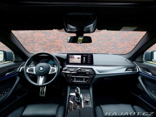 BMW 5 Touring  540i xDrive  245 2022