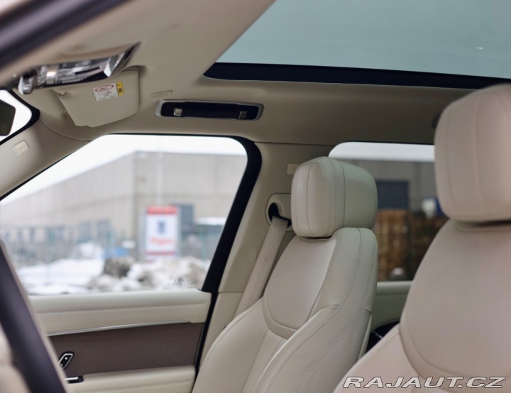 Land Rover Range Rover D250 AWD HSE Krásna špec 2023