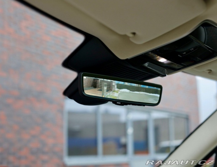 Land Rover Range Rover D250 AWD HSE Krásna špec 2023