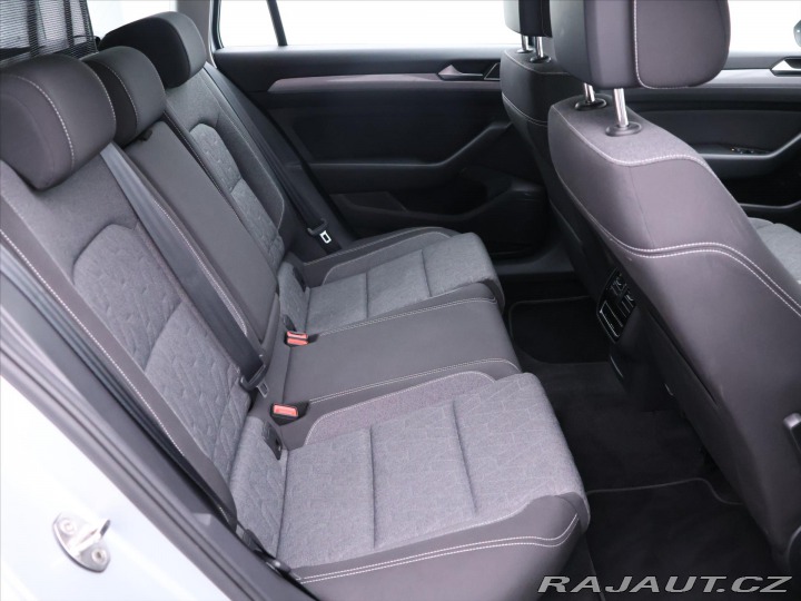 Volkswagen Passat 2,0 TDI 110kW DSG Matrix 2023