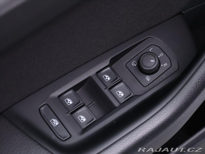 Volkswagen Passat 2,0 TDI 110kW DSG Matrix 2023