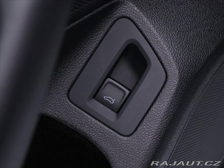 Volkswagen Passat 2,0 TDI 110kW DSG Matrix 2023