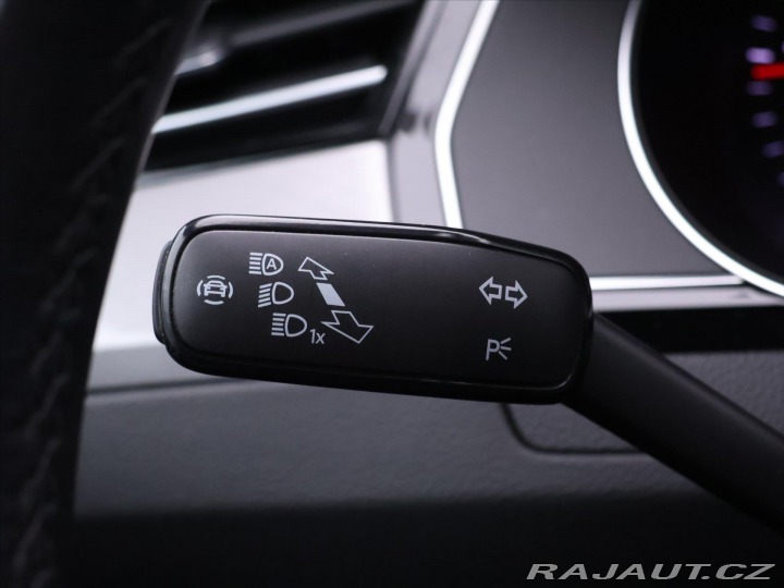 Volkswagen Passat 2,0 TDI 110kW DSG Matrix 2023