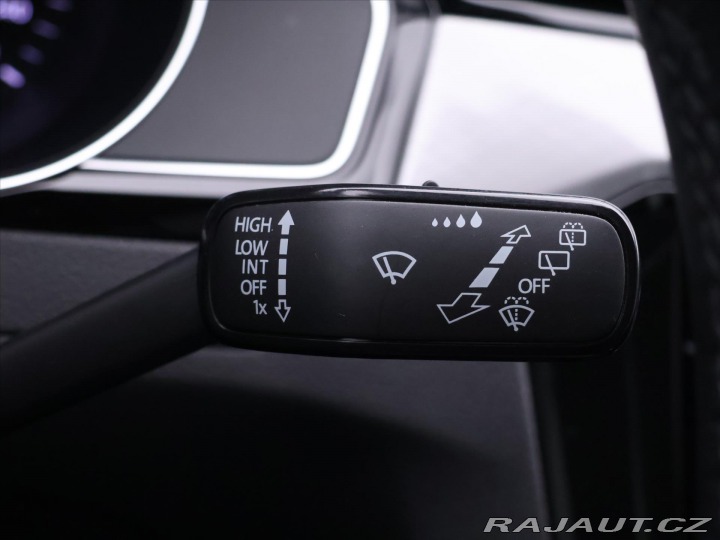 Volkswagen Passat 2,0 TDI 110kW DSG Matrix 2023