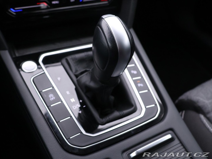 Volkswagen Passat 2,0 TDI 110kW DSG Matrix 2023