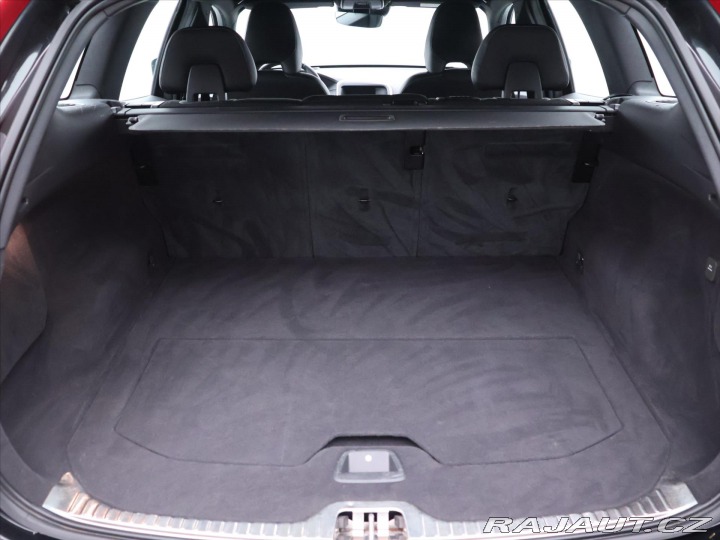 Volvo XC60 2,4 D5 162kW Aut. AWD Mom 2017