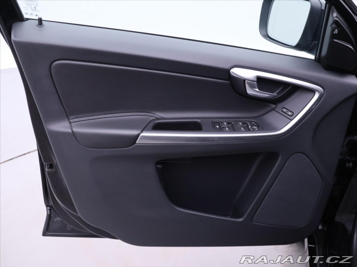 Volvo XC60 2,4 D5 162kW Aut. AWD Mom 2017