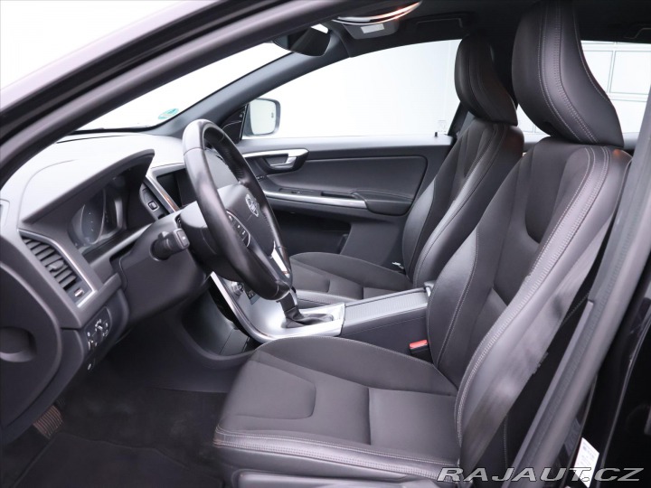 Volvo XC60 2,4 D5 162kW Aut. AWD Mom 2017