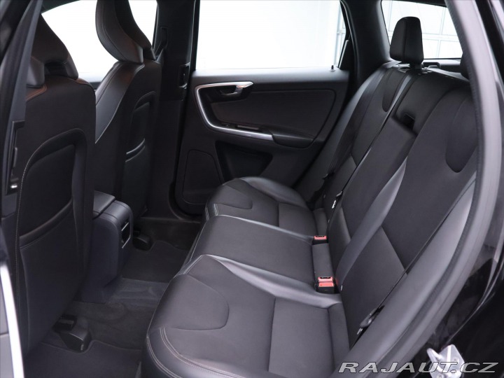 Volvo XC60 2,4 D5 162kW Aut. AWD Mom 2017