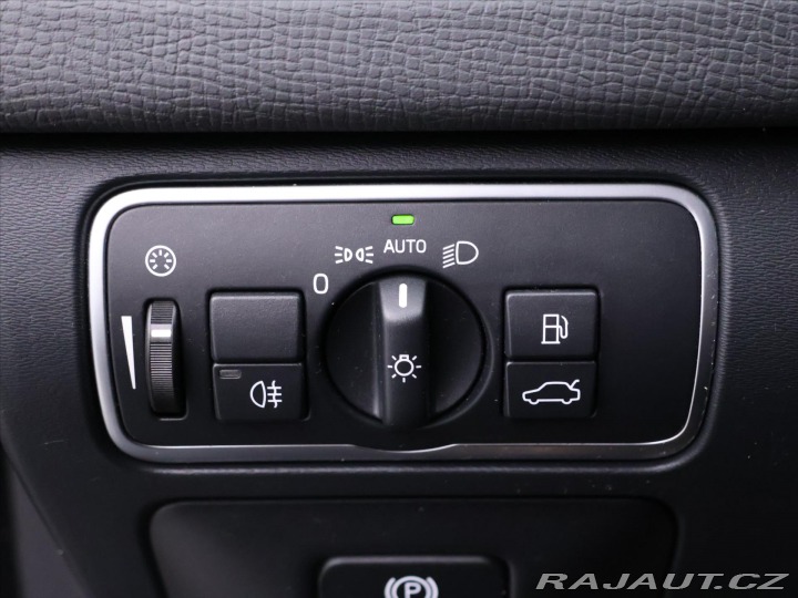 Volvo XC60 2,4 D5 162kW Aut. AWD Mom 2017