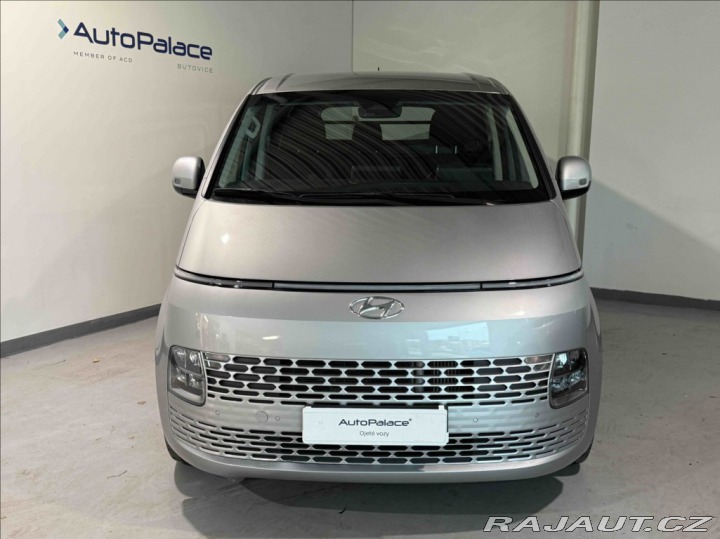 Hyundai Staria 2,2 CRDI SMART 1.majitel 2023