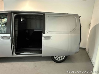 Hyundai Staria 2,2 CRDI SMART 1.majitel 2023