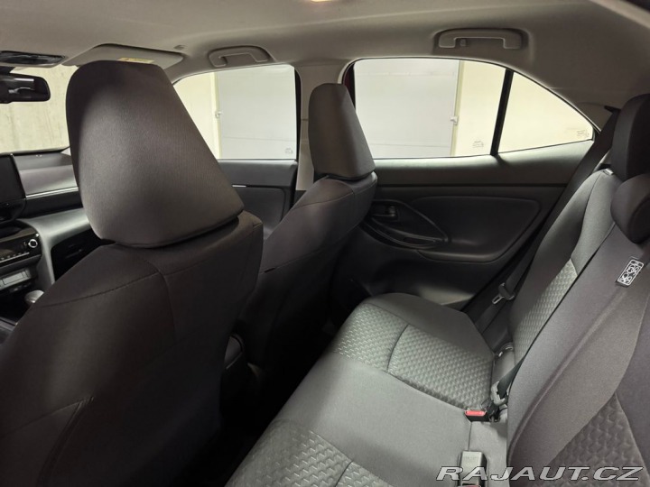 Toyota Yaris Cross COMFORT 1.5 Hybrid FWD 11 2025