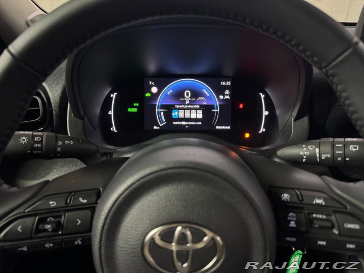 Toyota Yaris Cross COMFORT 1.5 Hybrid FWD 11 2025