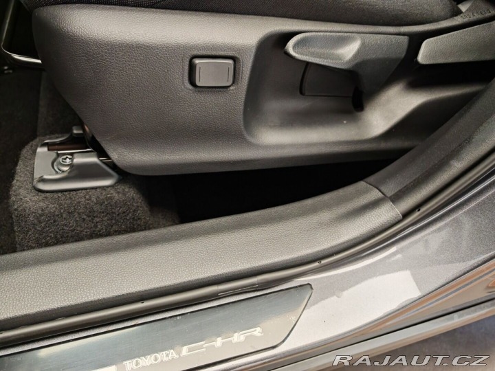 Toyota C-HR 1.8 Hybrid 4x2 Style 2025