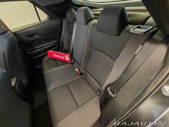 Toyota C-HR 1.8 Hybrid 4x2 Style 2025