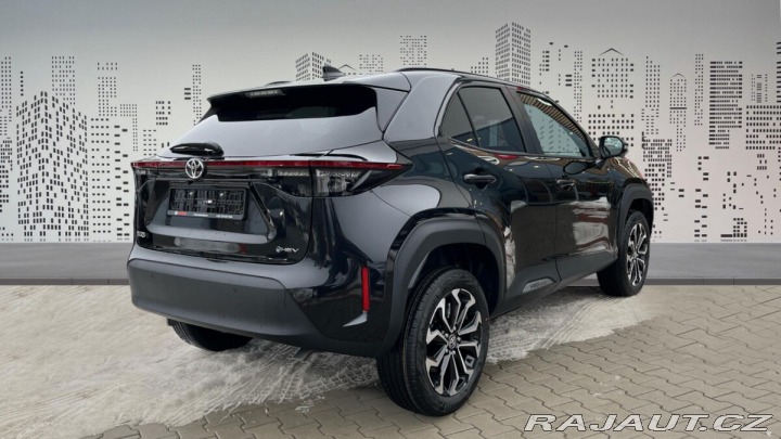 Toyota Yaris Cross 1,5 Hybrid e-CVT Style 2025