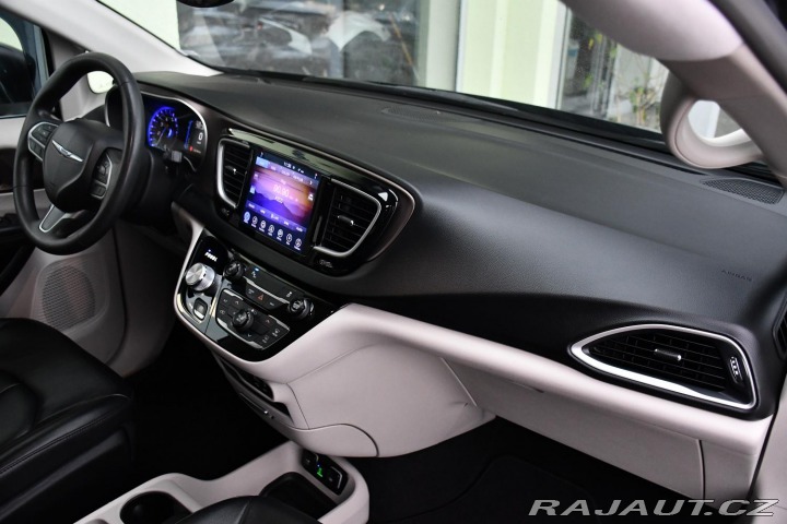 Chrysler Pacifica 3.6L V6 LPG 7.MÍST REZERV 2017