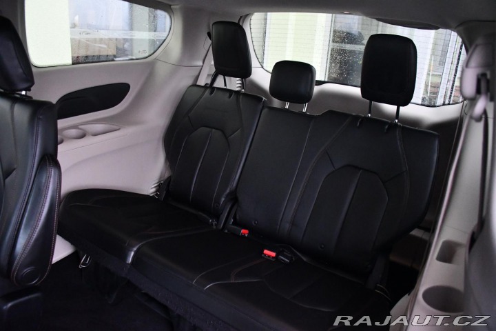 Chrysler Pacifica 3.6L V6 LPG 7.MÍST REZERV 2017