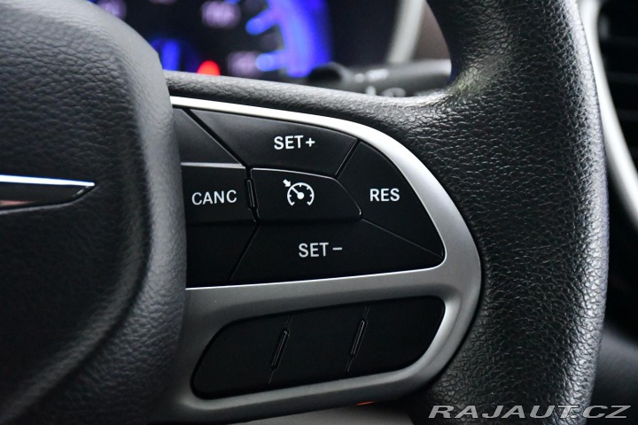 Chrysler Pacifica 3.6L V6 LPG 7.MÍST TAŽNÉ 2017