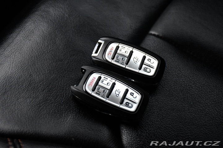 Chrysler Pacifica 3.6L V6 LPG 7.MÍST REZERV 2017