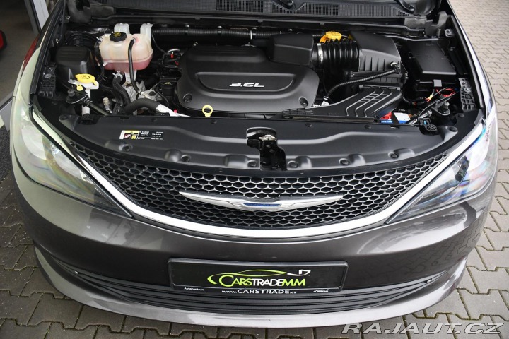 Chrysler Pacifica 3.6L V6 LPG 7.MÍST REZERV 2017