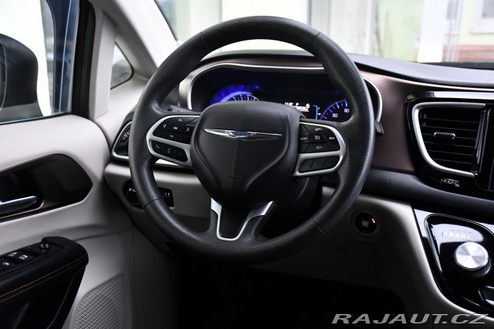 Chrysler Pacifica 3.6L V6 LPG 7.MÍST TAŽNÉ 2017