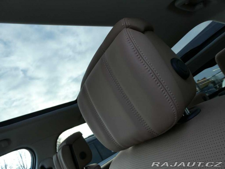 Land Rover Discovery 5 3,0 Tempest D350 7 míst 2026