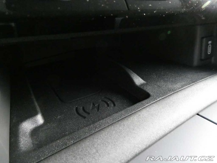 Land Rover Discovery 5 3,0 Tempest D350 7 míst 2026