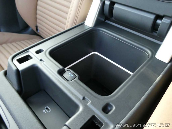 Land Rover Discovery 5 3,0 Tempest D350 7 míst 2026