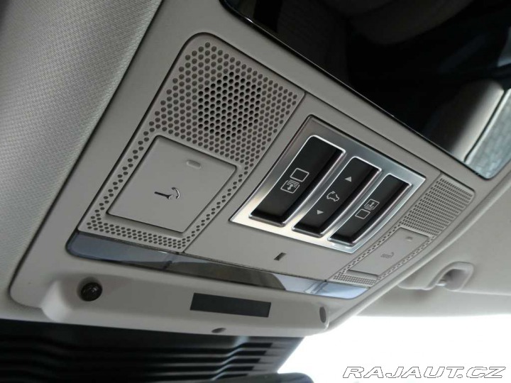 Land Rover Discovery 5 3,0 Tempest D350 7 míst 2026