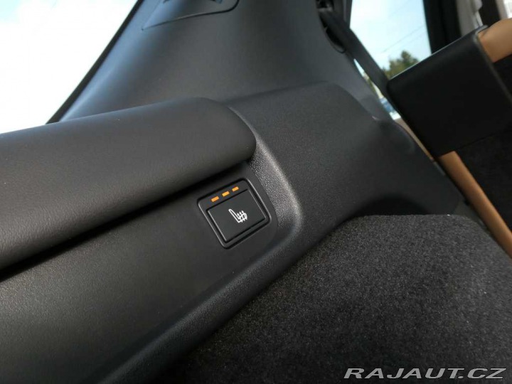 Land Rover Discovery 5 3,0 Tempest D350 7 míst 2026