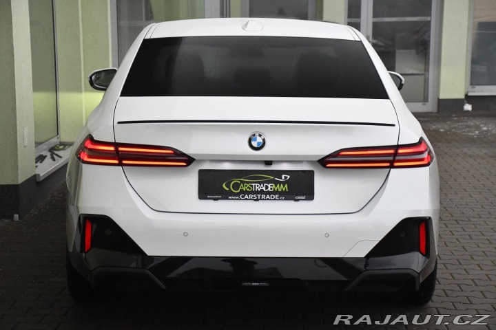 BMW 5 520d xDrive MSPORT 3LZÁRU 2024