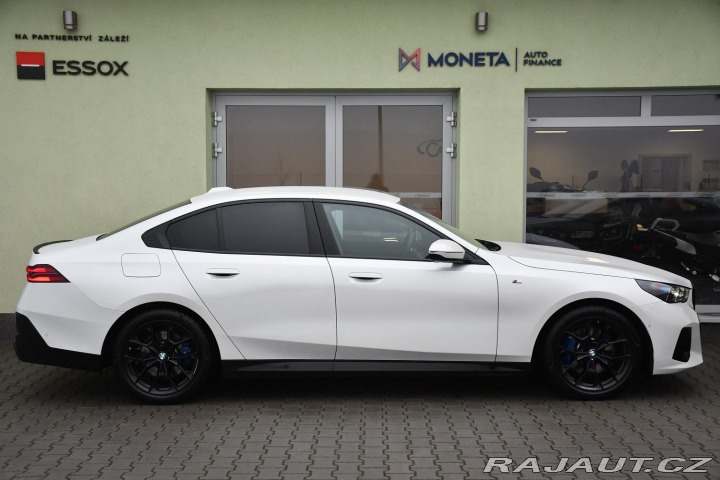 BMW 5 520d xDrive MSPORT 3LZÁRU 2024