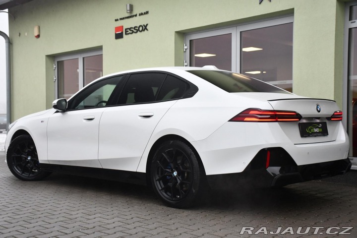 BMW 5 520d xDrive MSPORT 3LZÁRU 2024