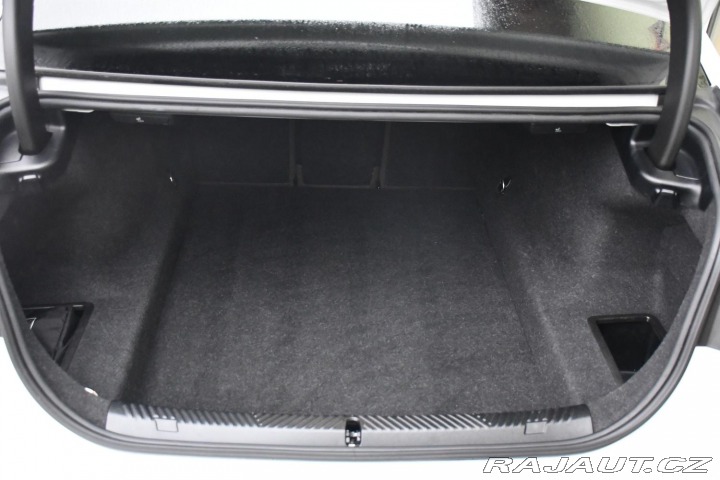 BMW 5 520d xDrive MSPORT 3LZÁRU 2024