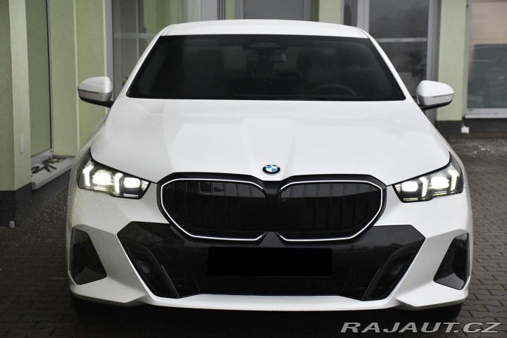 BMW 5 520d xDrive MSPORT 3LZÁRU 2024