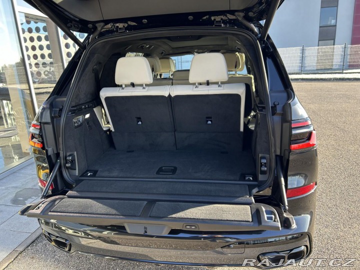 BMW X7 M60i xDrive ZÁRUKA 2025