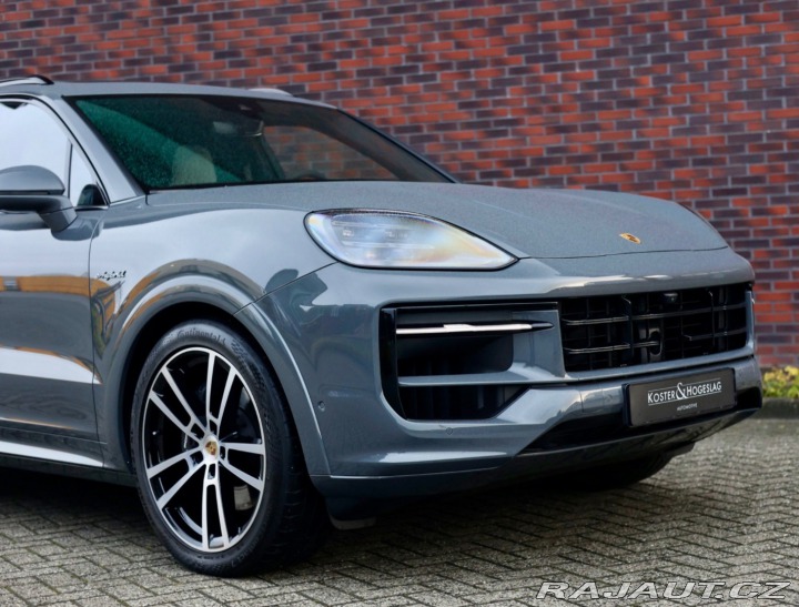 Porsche Cayenne 3.0 V6 E-Hybrid 470PS | 2025