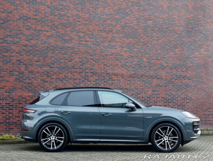 Porsche Cayenne 3.0 V6 E-Hybrid 470PS | 2025