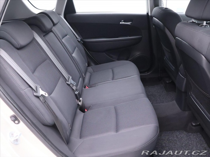 Hyundai i30 1,6 i 92kW CZ Klima STK 1 2009