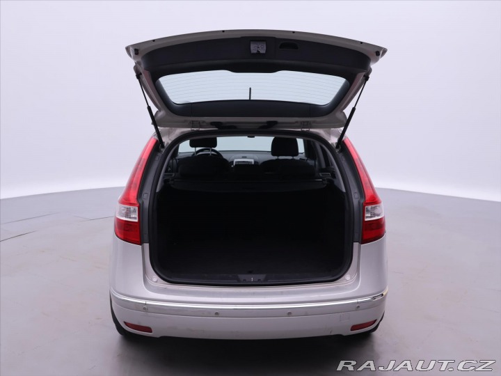 Hyundai i30 1,6 i 92kW CZ Klima STK 1 2009