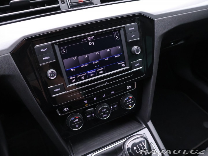 Volkswagen Passat 1,5 TSI 110kW CZ Business 2020