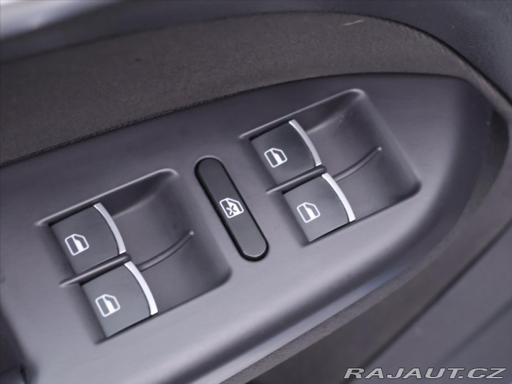 Volkswagen Touran 1,2 TSI Cup 7-Míst Serv.k 2014