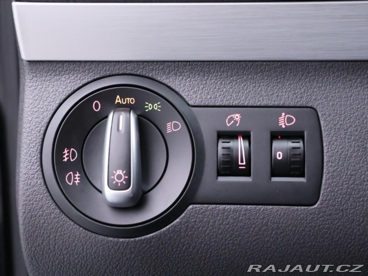 Volkswagen Touran 1,2 TSI Cup 7-Míst Serv.k 2014