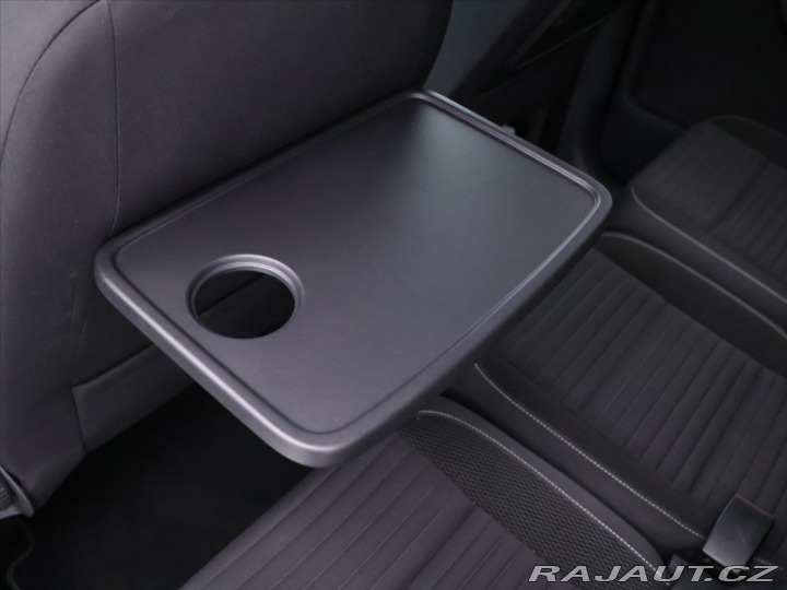 Volkswagen Touran 1,2 TSI Cup 7-Míst Serv.k 2014