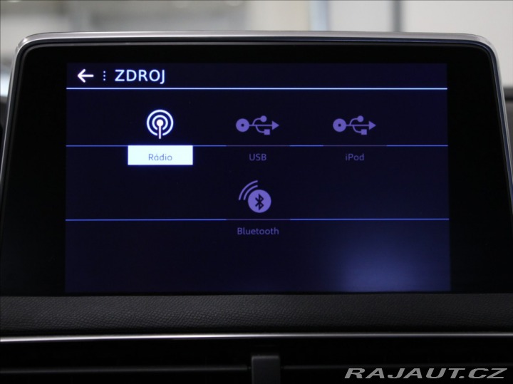 Peugeot 3008 1,2 PT 96kW AT Allure PAN 2018